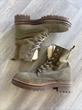 ✨NWOT✨ Cruza Suede Boot, Size 9
